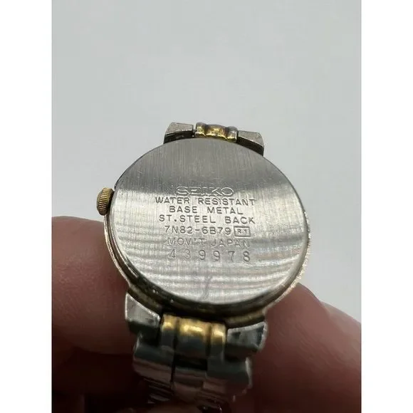 Seiko Gold Silver Tone Blue Face Date Vintage Women's Wristwatch 7N82-6B79 - Picture 3 of 3